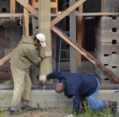 опирание столба на домкрат установка регулировочного домкрата